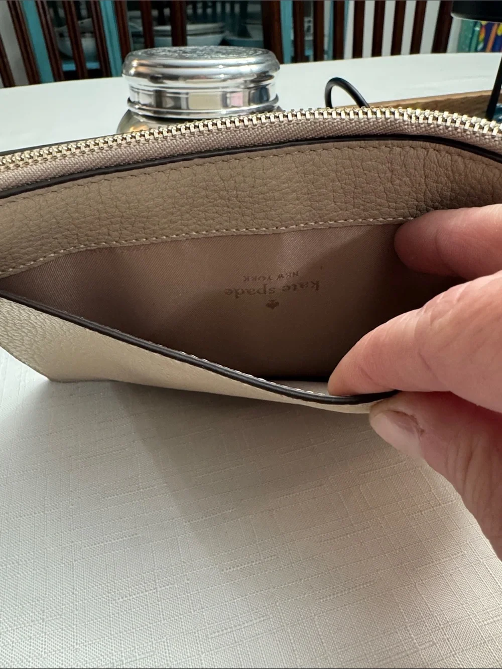 NWT Kate Spade two-tone beige pebble leather wristlet - Picture 3 of 5